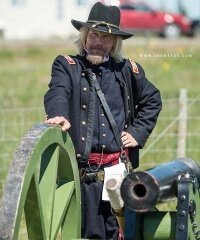 In addition to helping indulge passions for the American Civil War, the Yankee Valley Yankees allows its members to turn up the volume with Matthew and Mark the Howitzers! Photo taken at Days of Yore 2017 by Alex Shemetov.